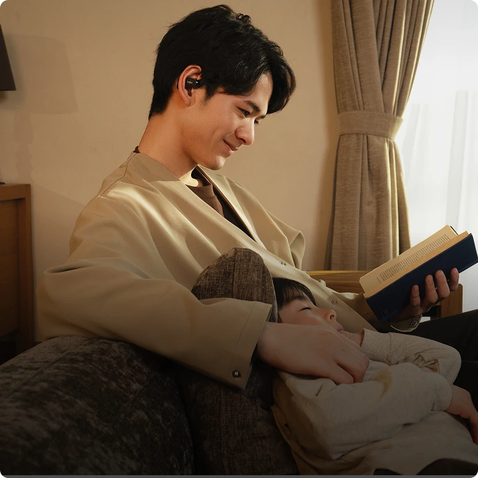 他人に迷惑をかけることなく、音楽やポッドキャストを聴きながら、交流したり、他のことをしたりできます。